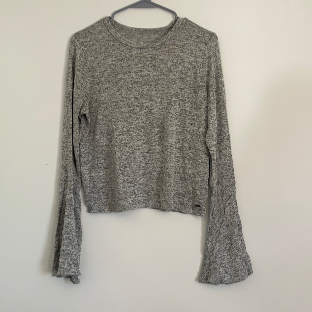soft grey bell sleeve shirt - hollister
